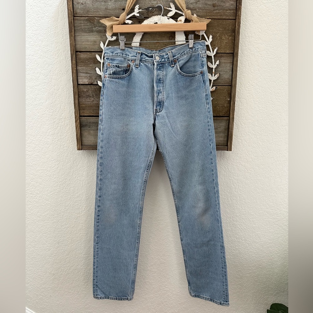 VTG Levi’s 501 button fly light wash denim‎ jeans 100% cotton 34